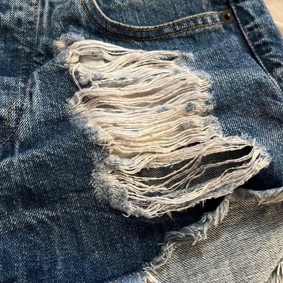 Brandy Melville High waisted denim shorts - Picture 2 of 9